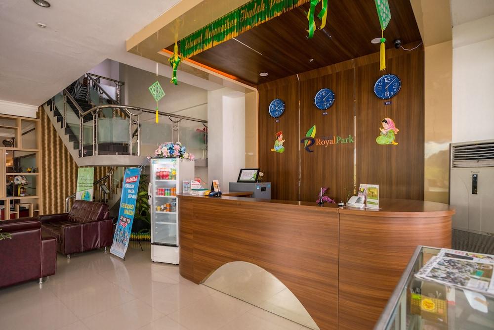 Royal Park Hotel Самаринда Екстериор снимка