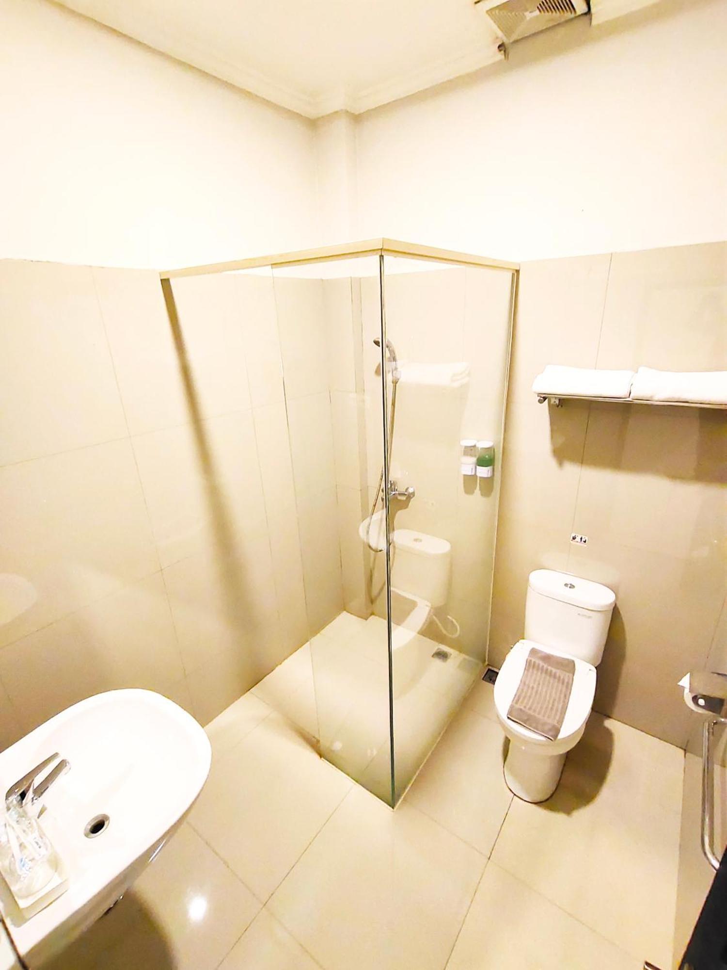 Royal Park Hotel Самаринда Екстериор снимка